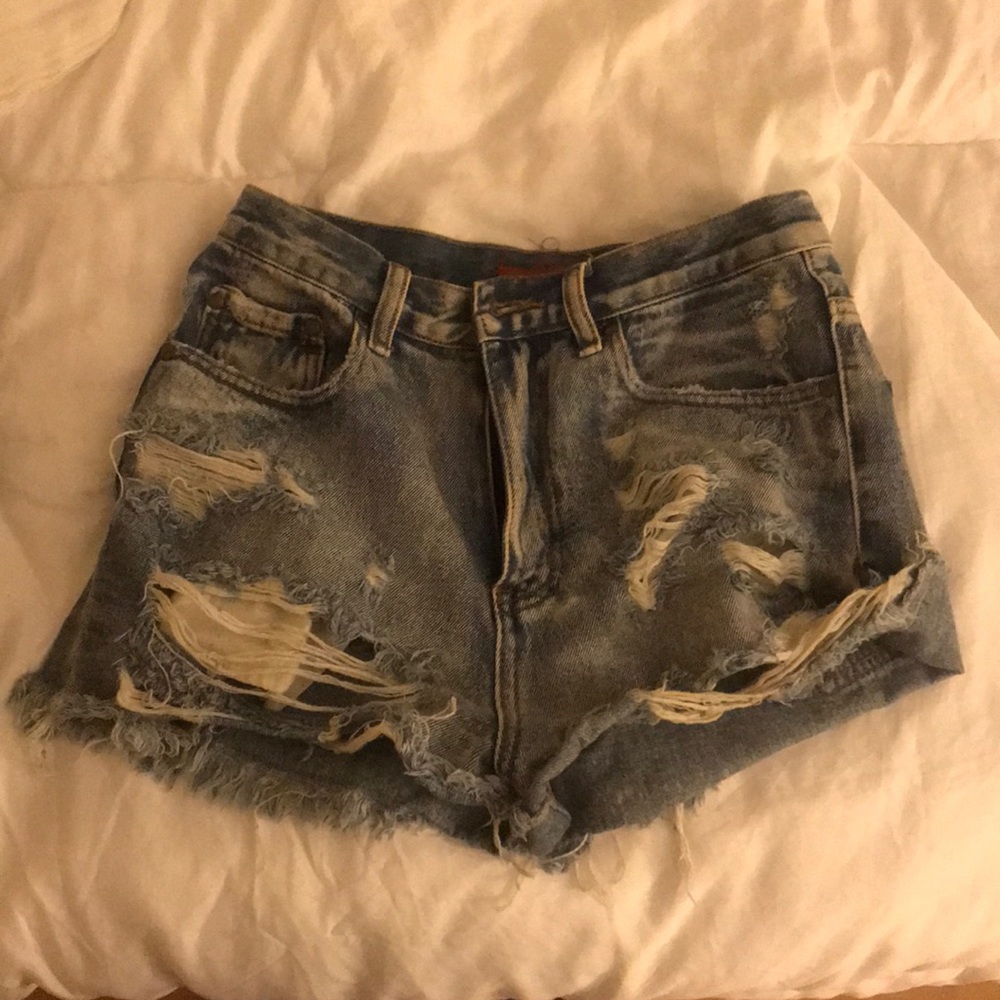 Signature8  women’s jeans shorts size 6